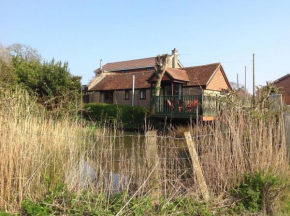 Отель Stable Cottages  Кауз